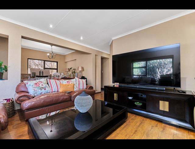 3 BEDROOM HOUSE TO LET IN LONEHILL